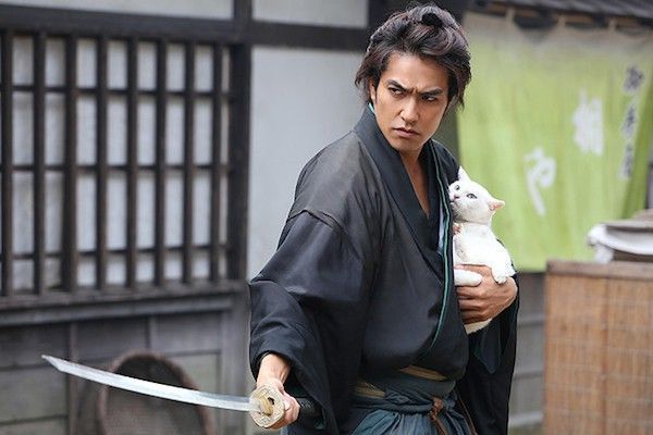 Kazuki Kitamura with Tamanojo in Takeshi Watanabe and Yoshitaka Yamaguchi's Samurai Cat